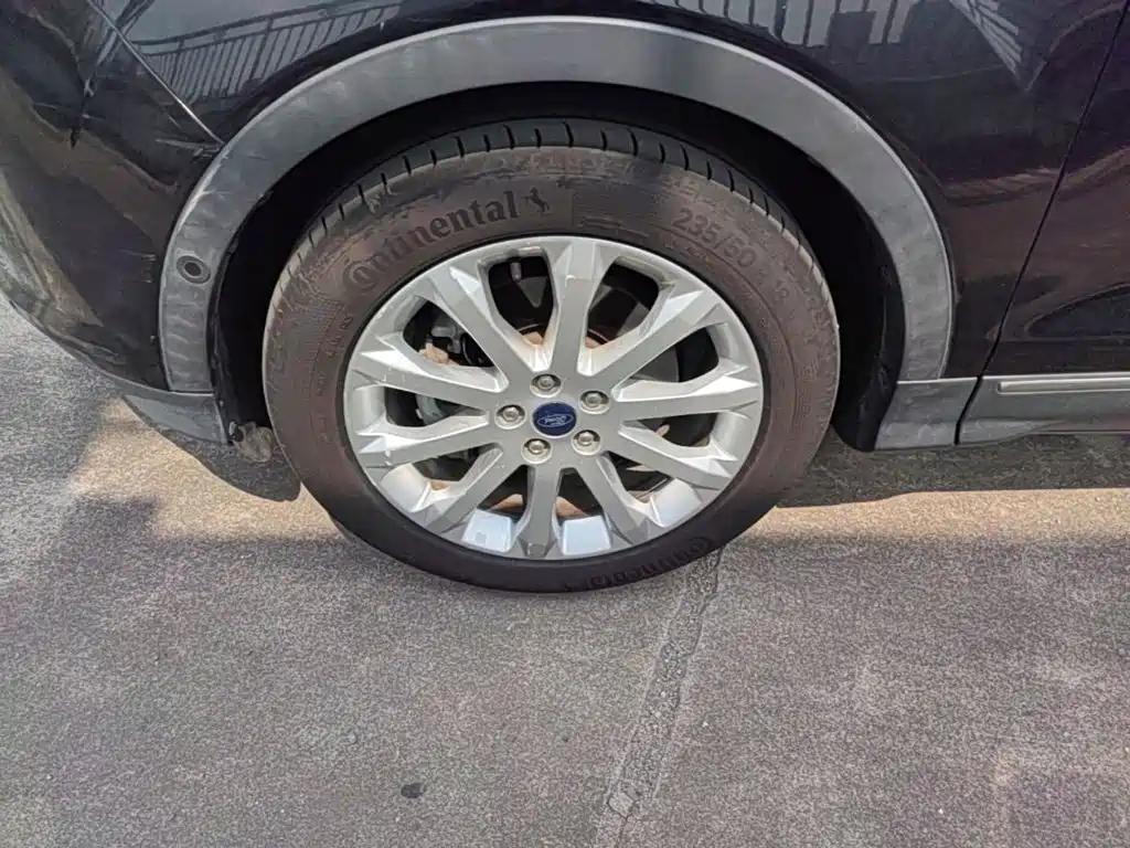 Ford Kuga — миниатюра 25
