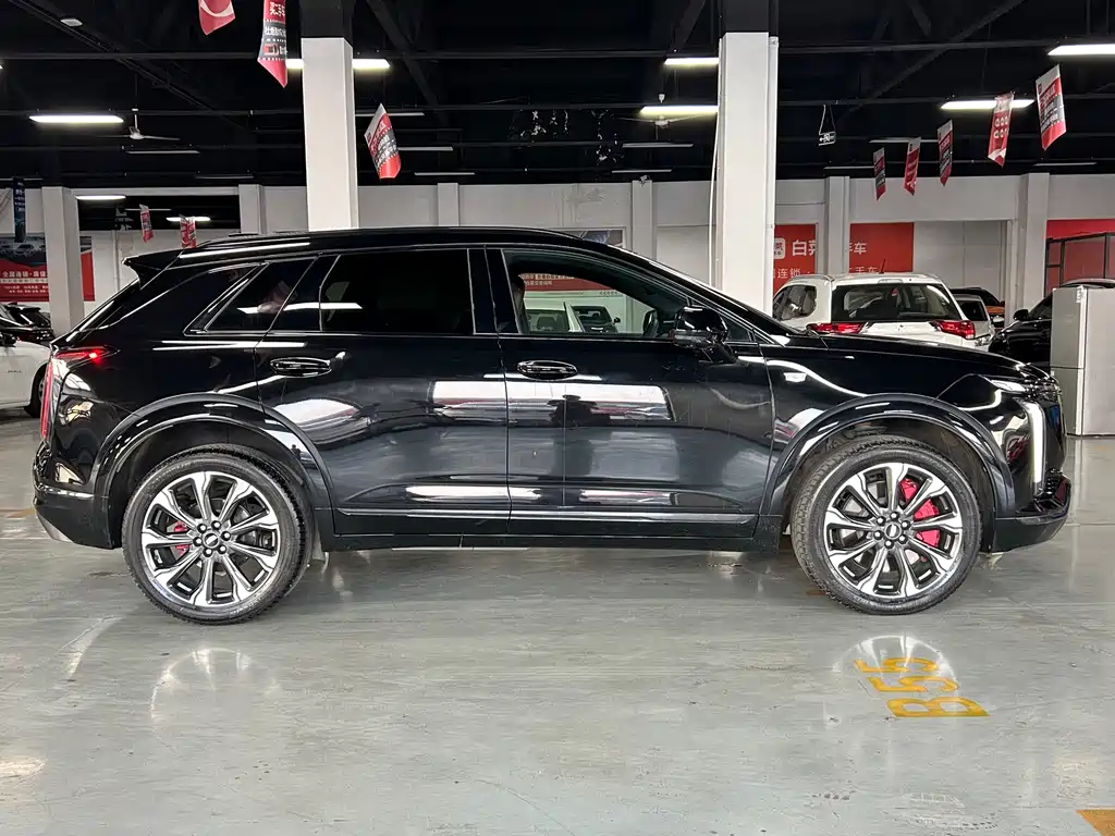 Cadillac XT5 2025 — фото 14