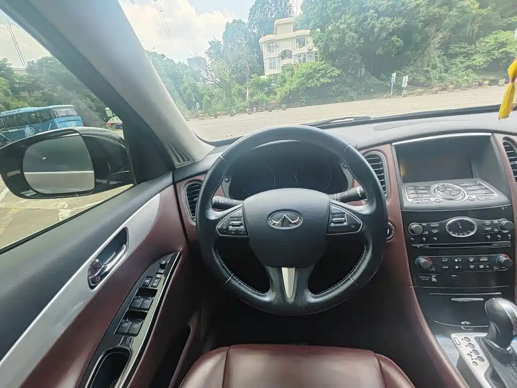 Infiniti QX50 — миниатюра 7