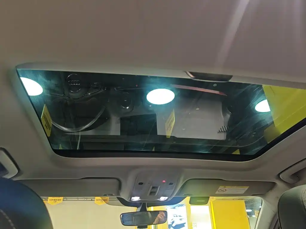 Audi Q2L e-tron — миниатюра 14