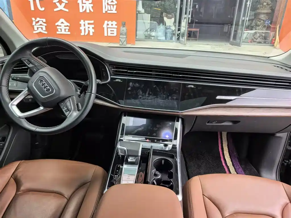 Audi Q7 2024 45 TFSI quattro S line