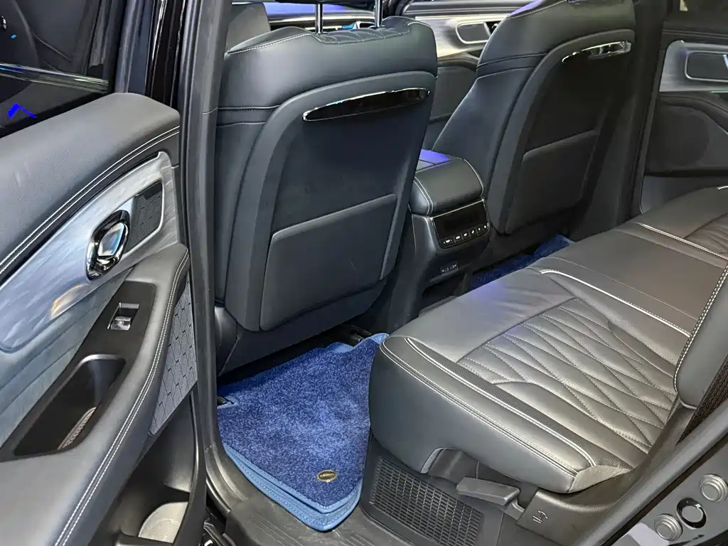 GAC GS8 2022 2.0TM Luxury ( мест)