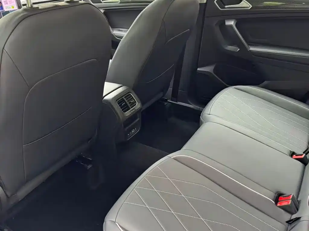 Volkswagen Tiguan L L 2025 300TSI AT