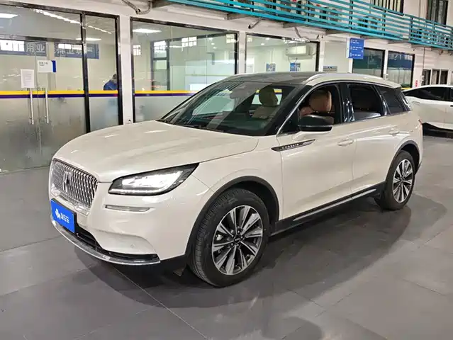 LINCOLN ADVENTURER 2022