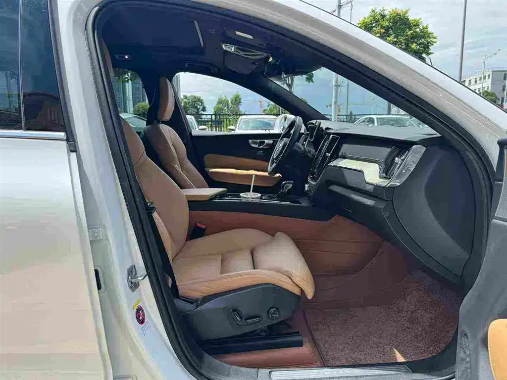 Volvo XC60 2018 T5 Luxury