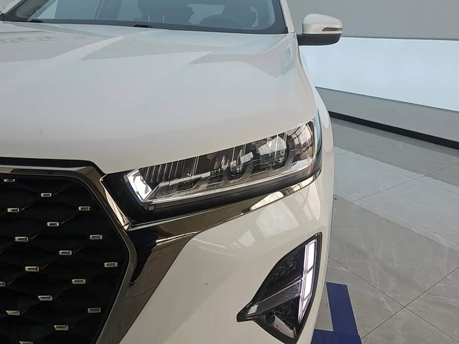 CHERY Tiggo 7 PLUS 1.5 л 2022 г. Белый, пробег 46100 км