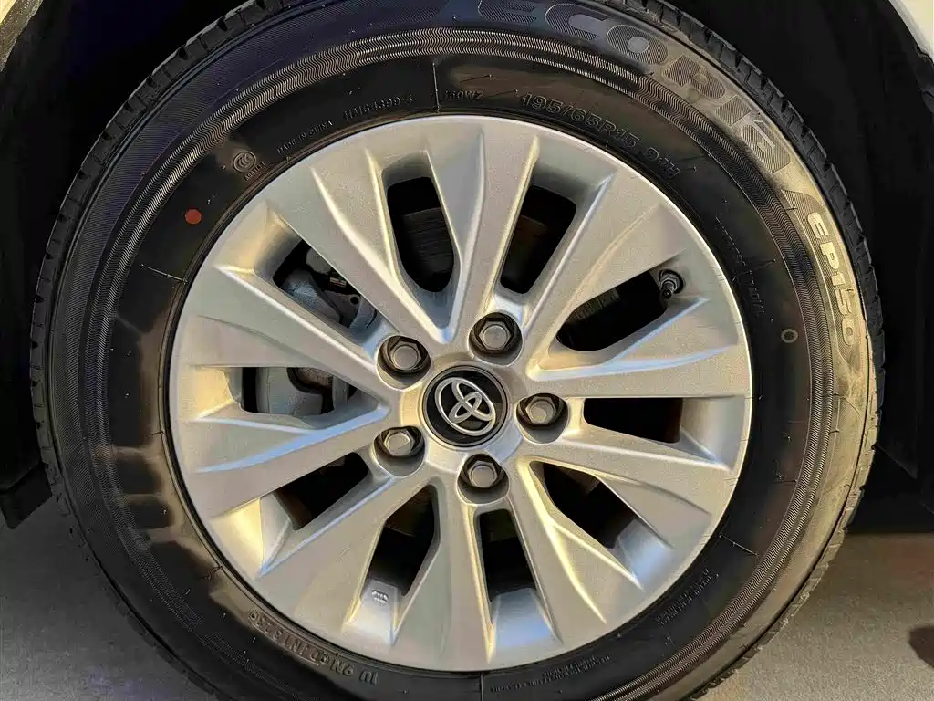 Toyota Corolla — миниатюра 20