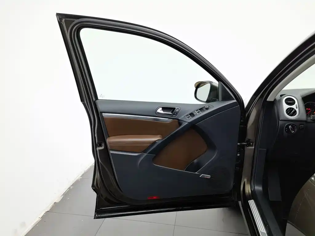 Volkswagen Tiguan — миниатюра 8