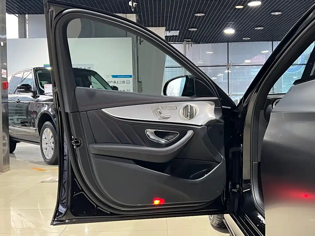 MERCEDES-BENZ E CLASS AMG