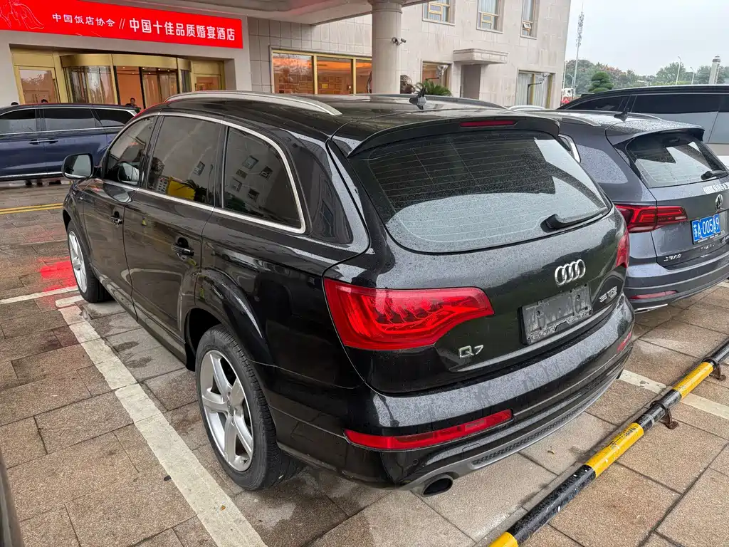 Audi Q7 — миниатюра 4