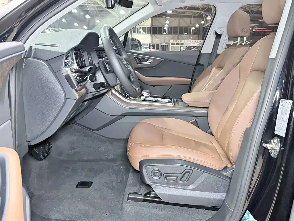 Audi Q7 — миниатюра 9