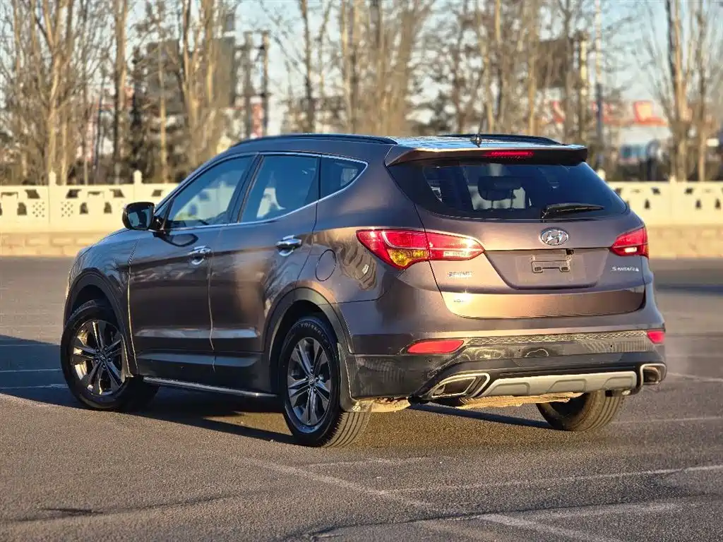 Hyundai Santa Fe 2013 2.4L AT