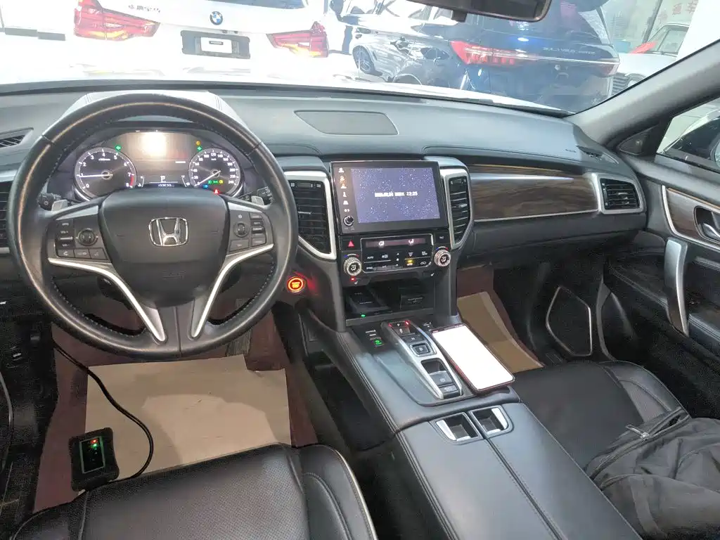Honda UR-V 2017 370TURBO Luxury V