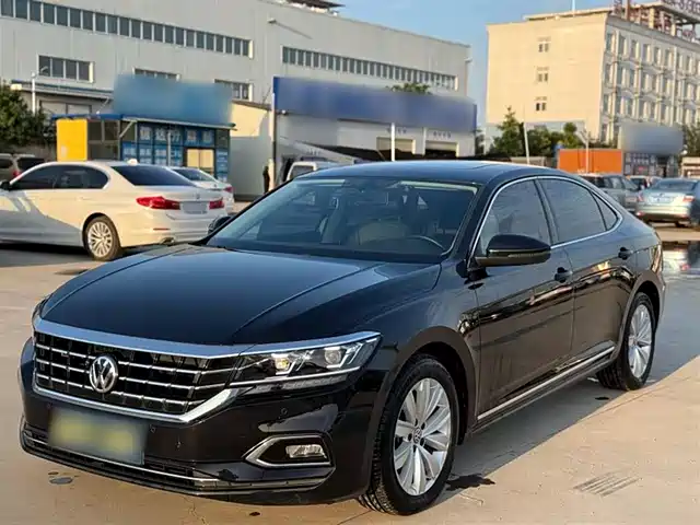 VOLKSWAGEN PASSAT 2020