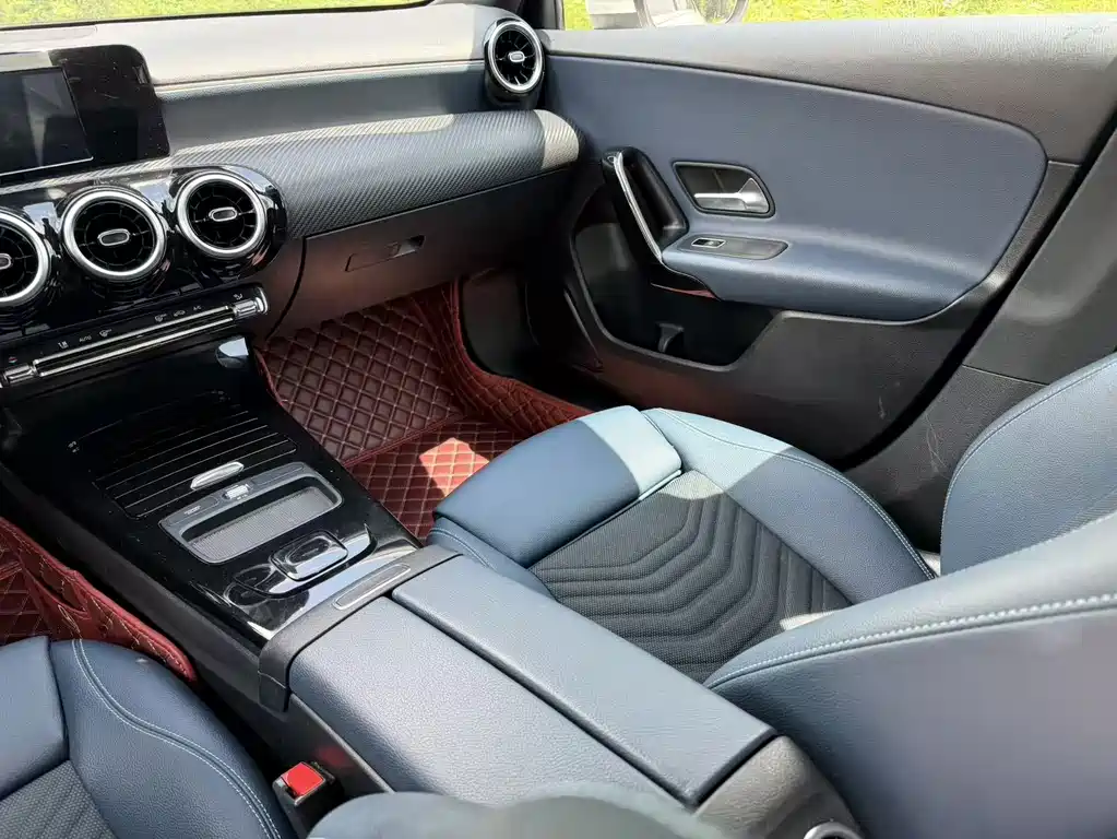 Mercedes-Benz A-Class — миниатюра 9