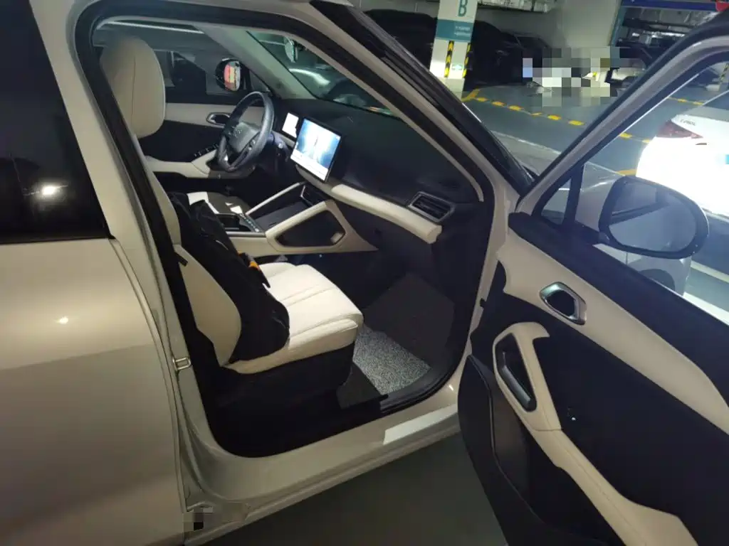 BYD Yuan UP — миниатюра 19