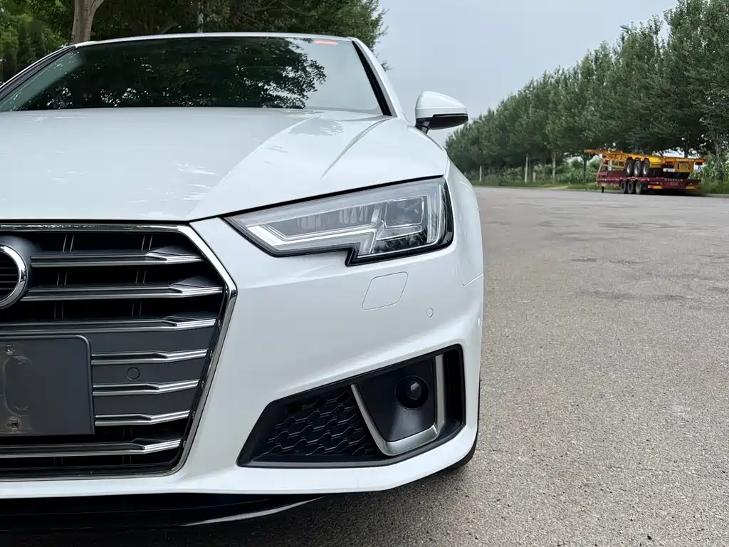 Audi A4L 2019 40 TFSI Fashion VI