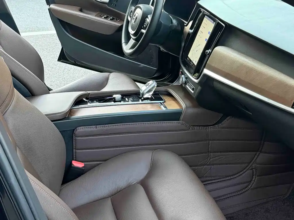 Volvo S90 — миниатюра 4