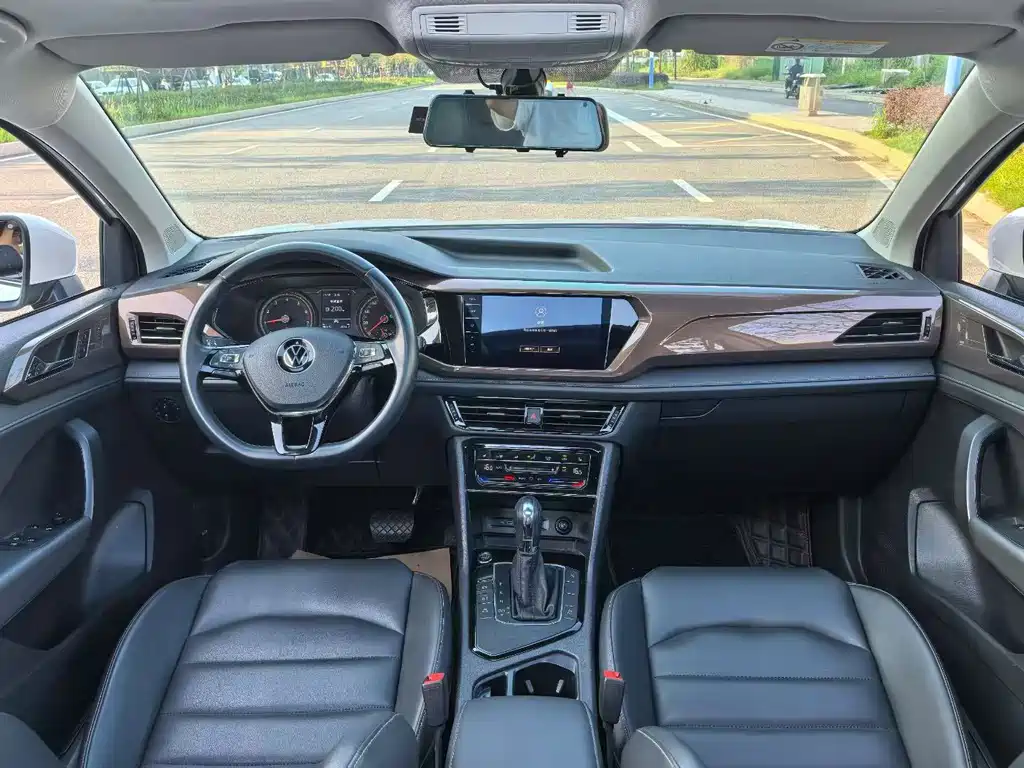 Volkswagen Tharu — миниатюра 4