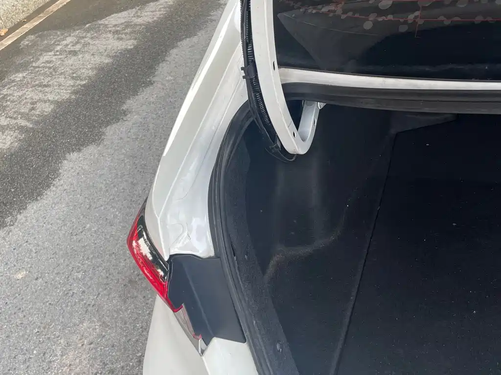 Toyota Corolla — миниатюра 14