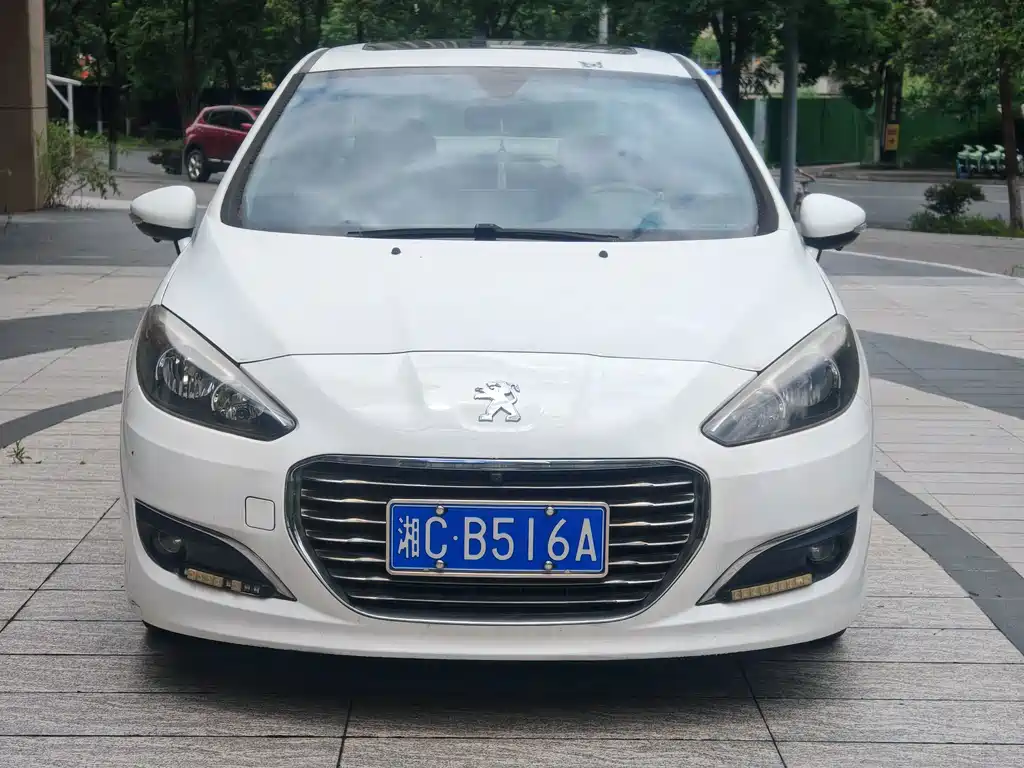 Peugeot 308 — миниатюра 2