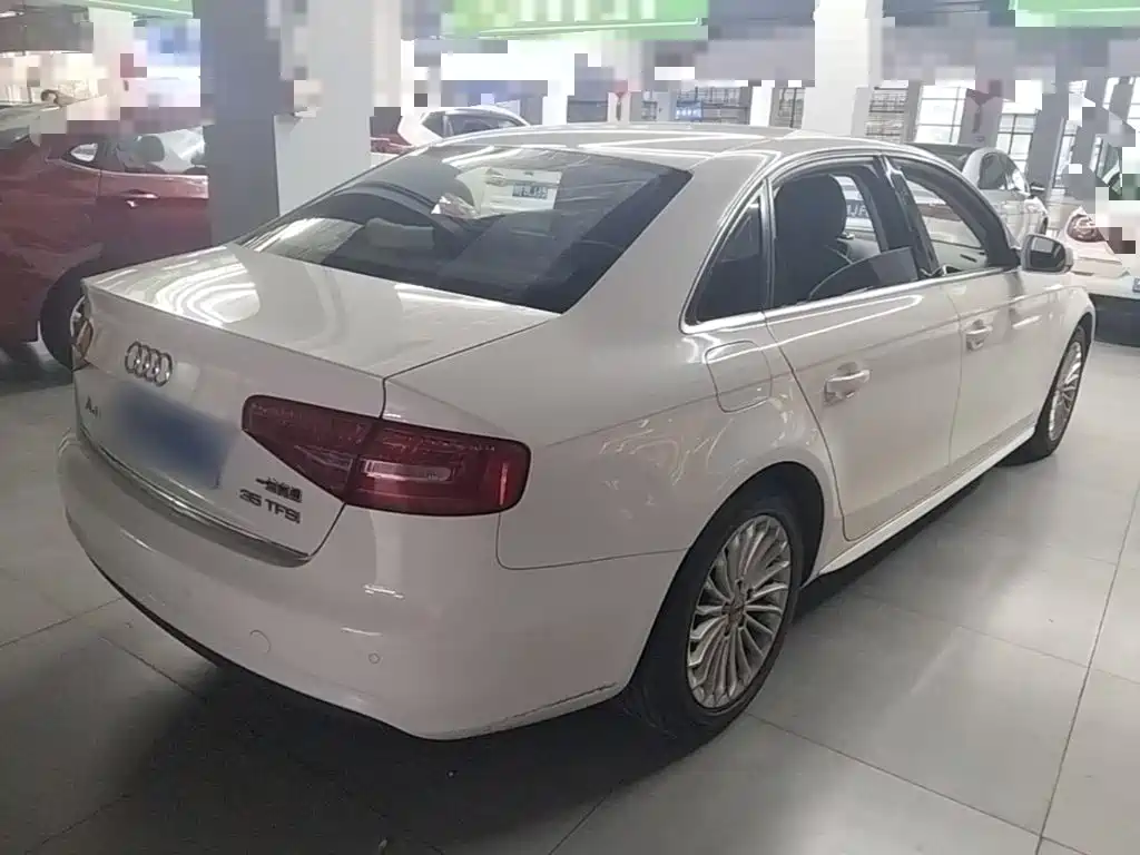 Audi A4L 2015 35 TFSI AT Comfort
