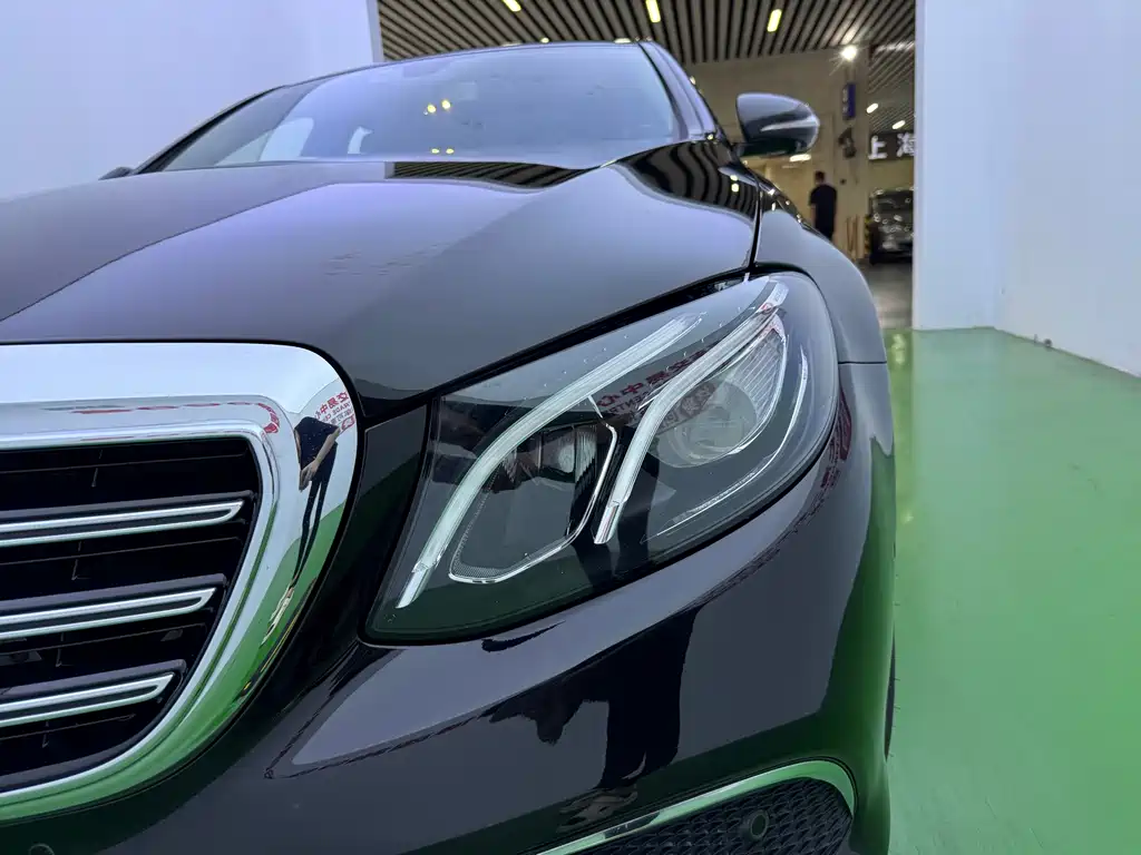 Mercedes-Benz E-Class — миниатюра 38