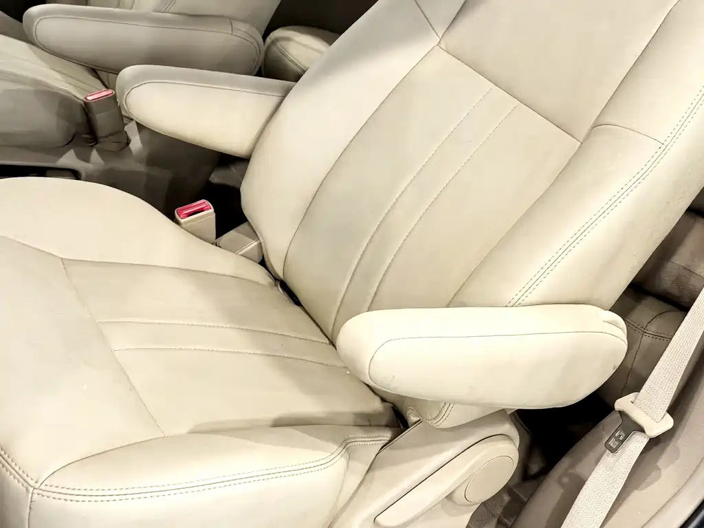 Buick GL8 — миниатюра 8