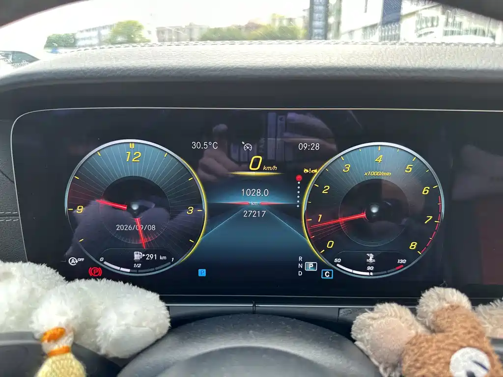 Mercedes-Benz E-Class (Import) — миниатюра 16