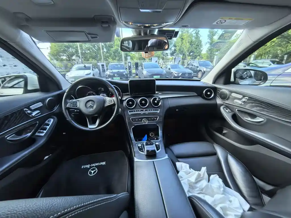 Mercedes-Benz C-Class — миниатюра 8