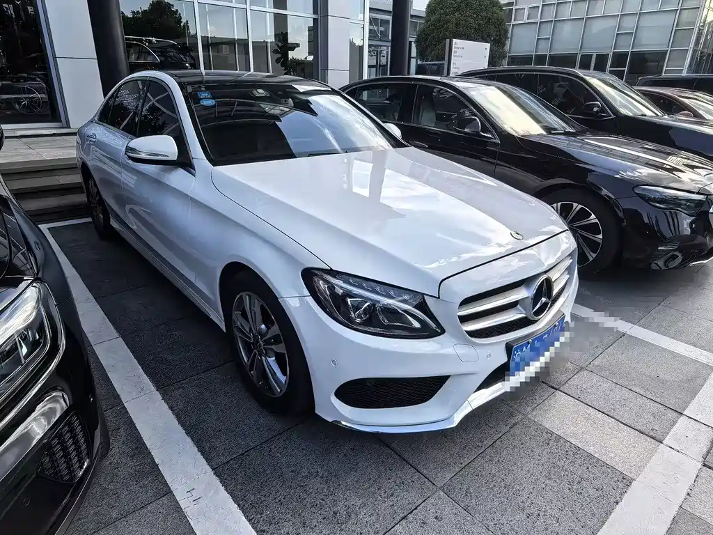Mercedes-Benz C-Class — миниатюра 2