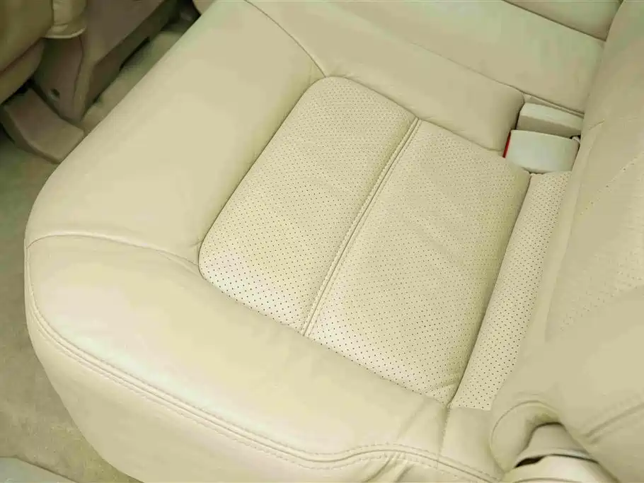 Nissan Patrol — миниатюра 13