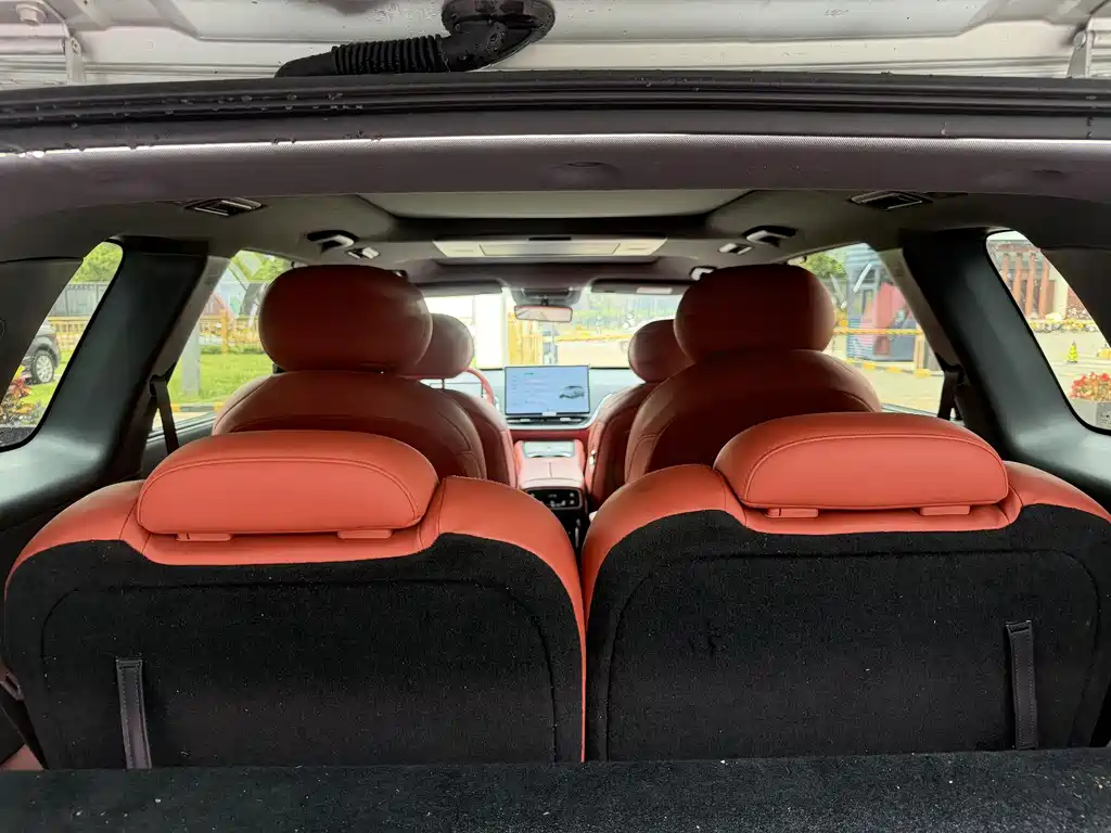 Dongfeng eπ008 2024 636Max Electric 6 мест