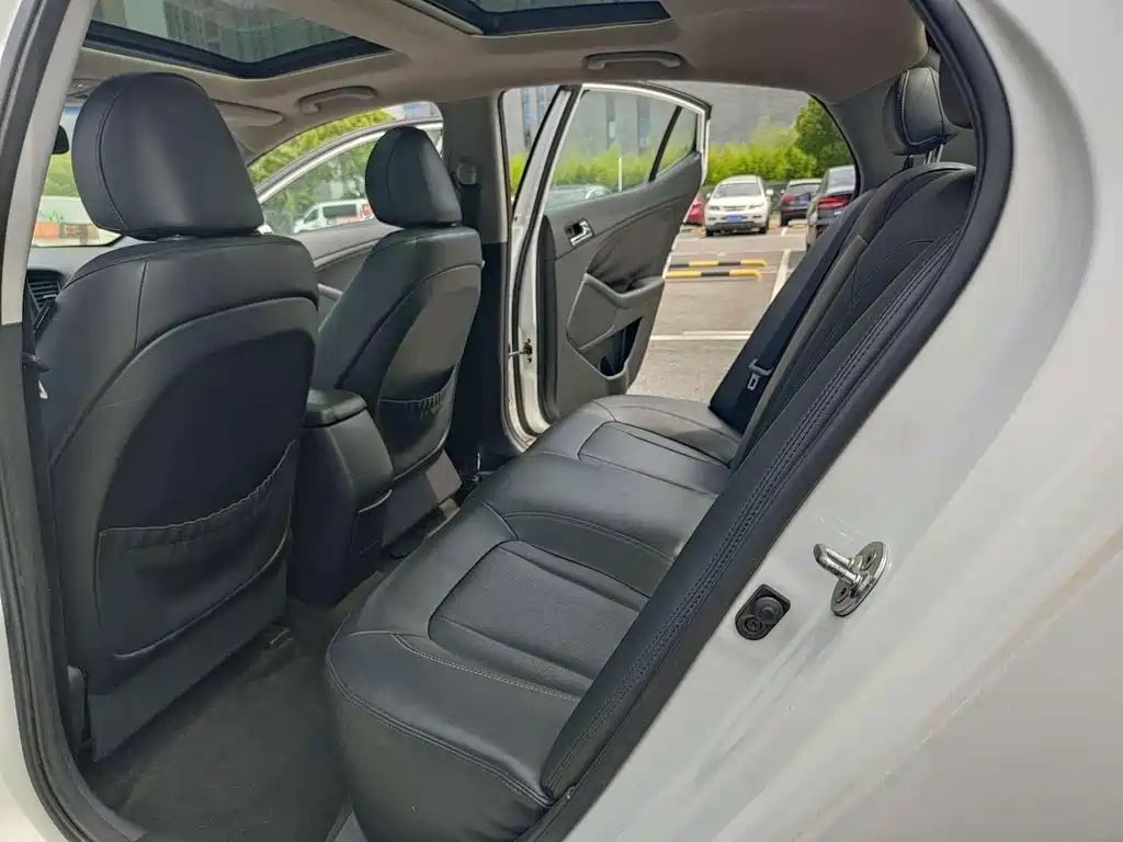 Kia K5 — миниатюра 9