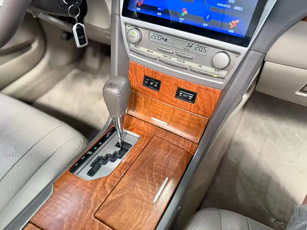Toyota Camry 2010 200G Luxury