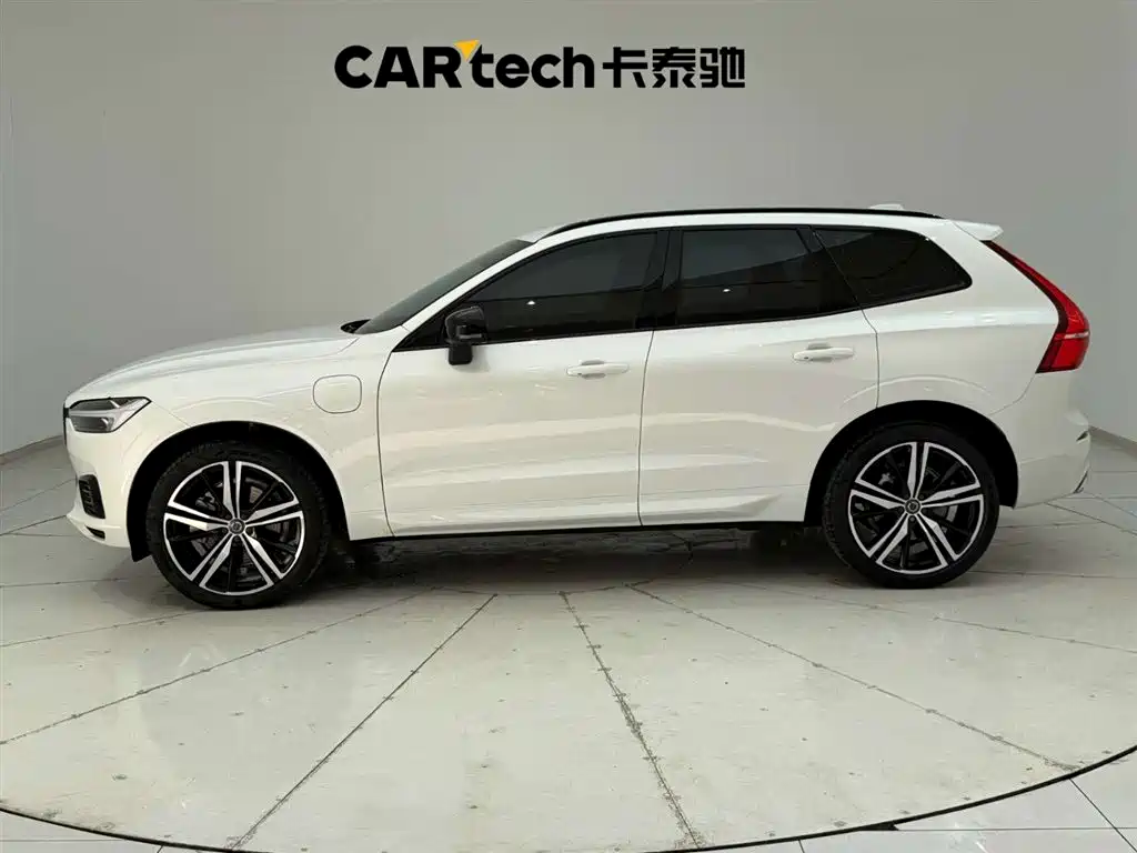 VOLVO XC60 PLUG IN HYBRID