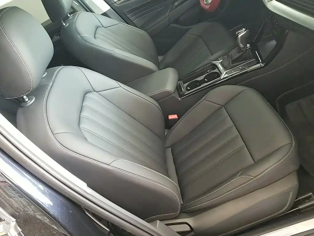 Volkswagen 帕萨特插电混动 — миниатюра 25