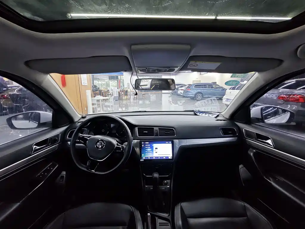 Volkswagen Lavida — миниатюра 13