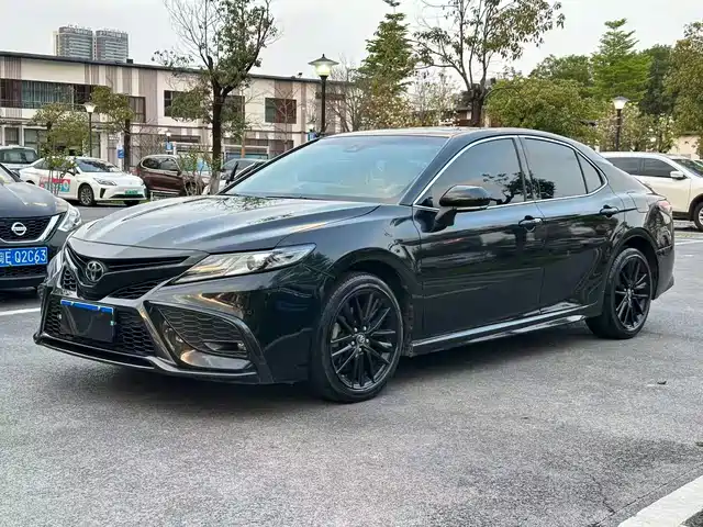 TOYOTA CAMRY
