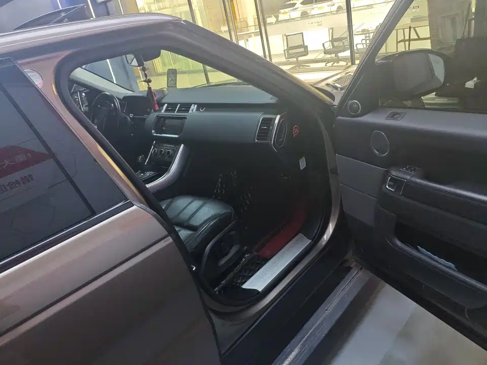Land Rover Sport — миниатюра 8