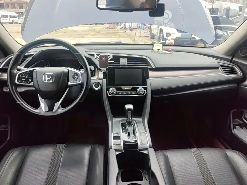 Honda Civic — миниатюра 10