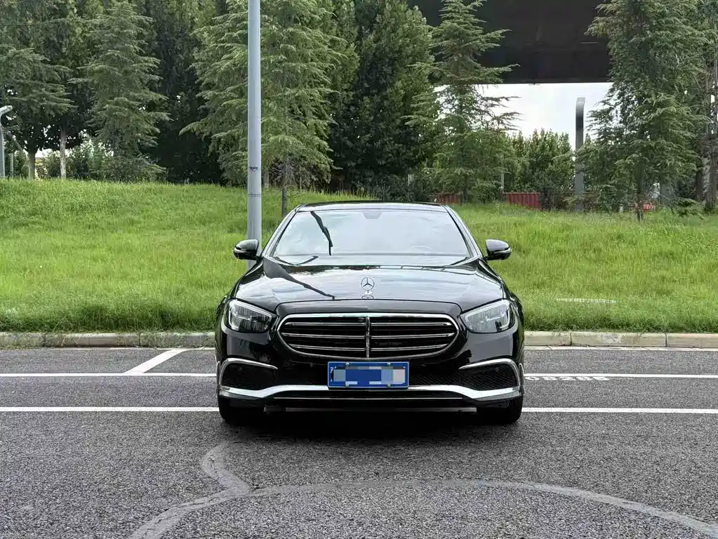 Mercedes-Benz E-Class — миниатюра 2