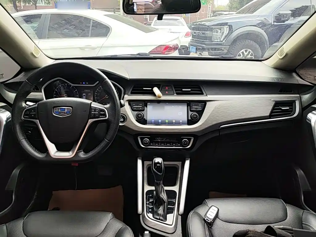 Geely Vision X3 — миниатюра 10