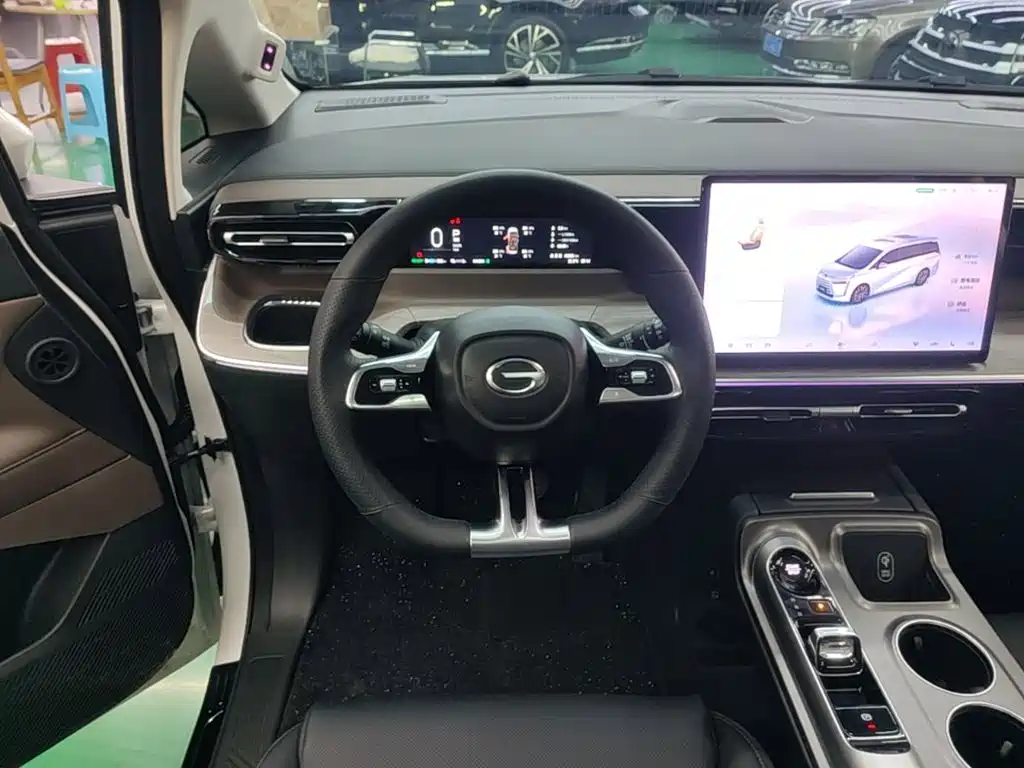 GAC Motor Trumpchi E8 PHEV — миниатюра 11