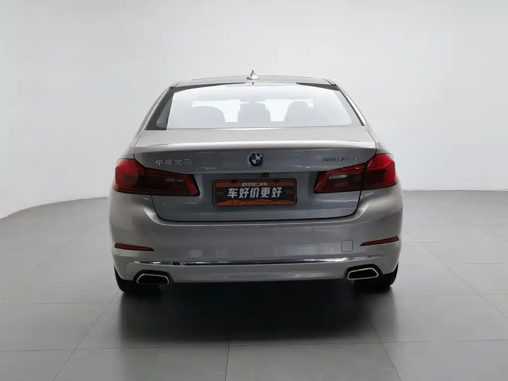 BMW 5 Series — миниатюра 4