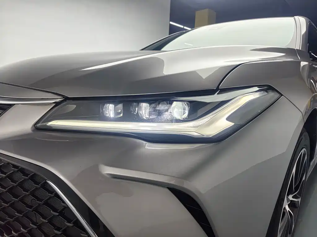 Toyota Avalon — миниатюра 10