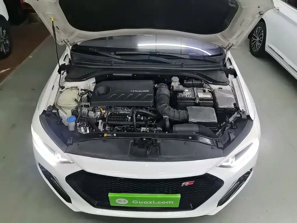 Hyundai Elantra — миниатюра 20