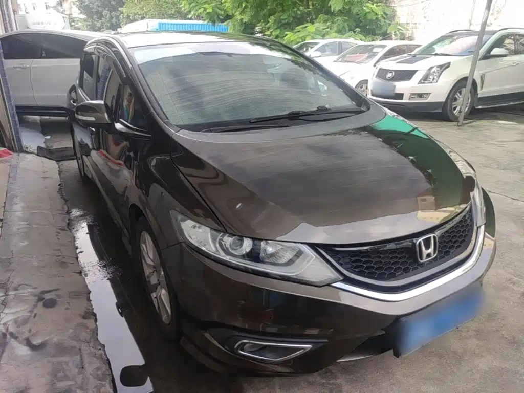 Honda Jade 2016 1.8L AT Comfort 5 мест