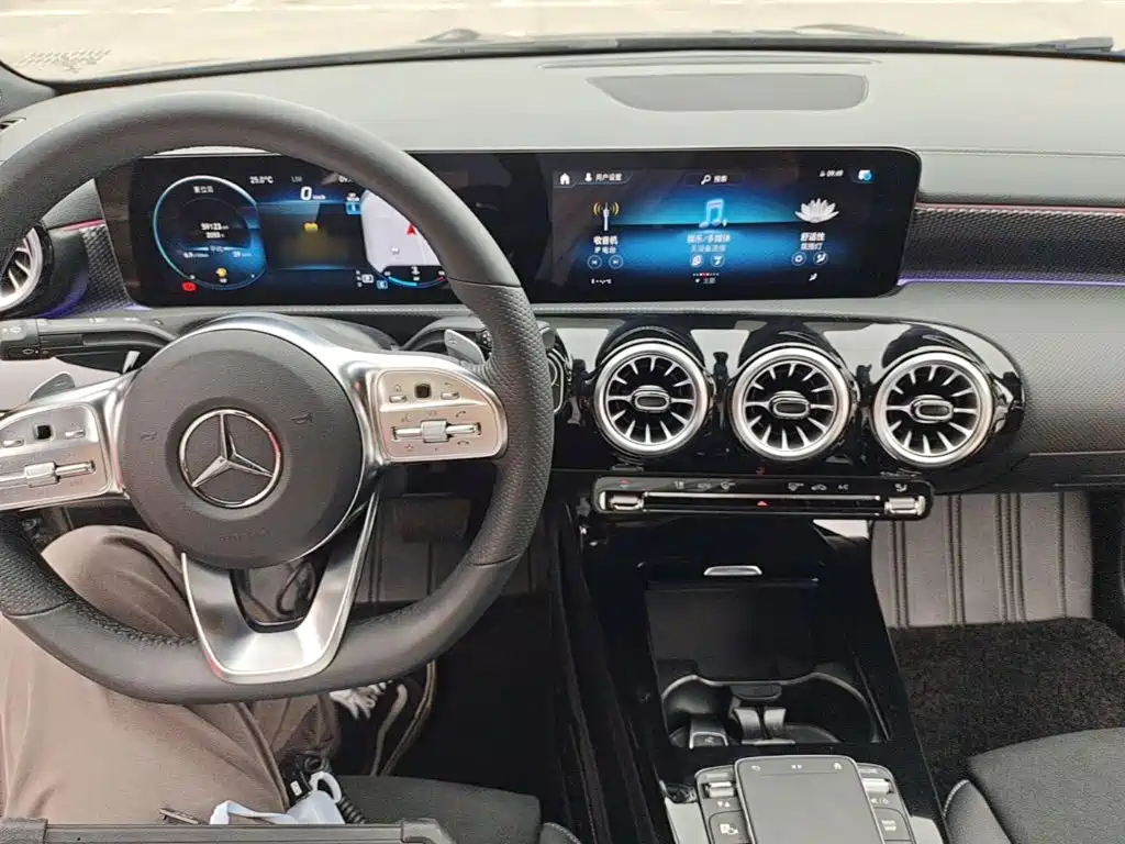 Mercedes-Benz A-Class — миниатюра 10