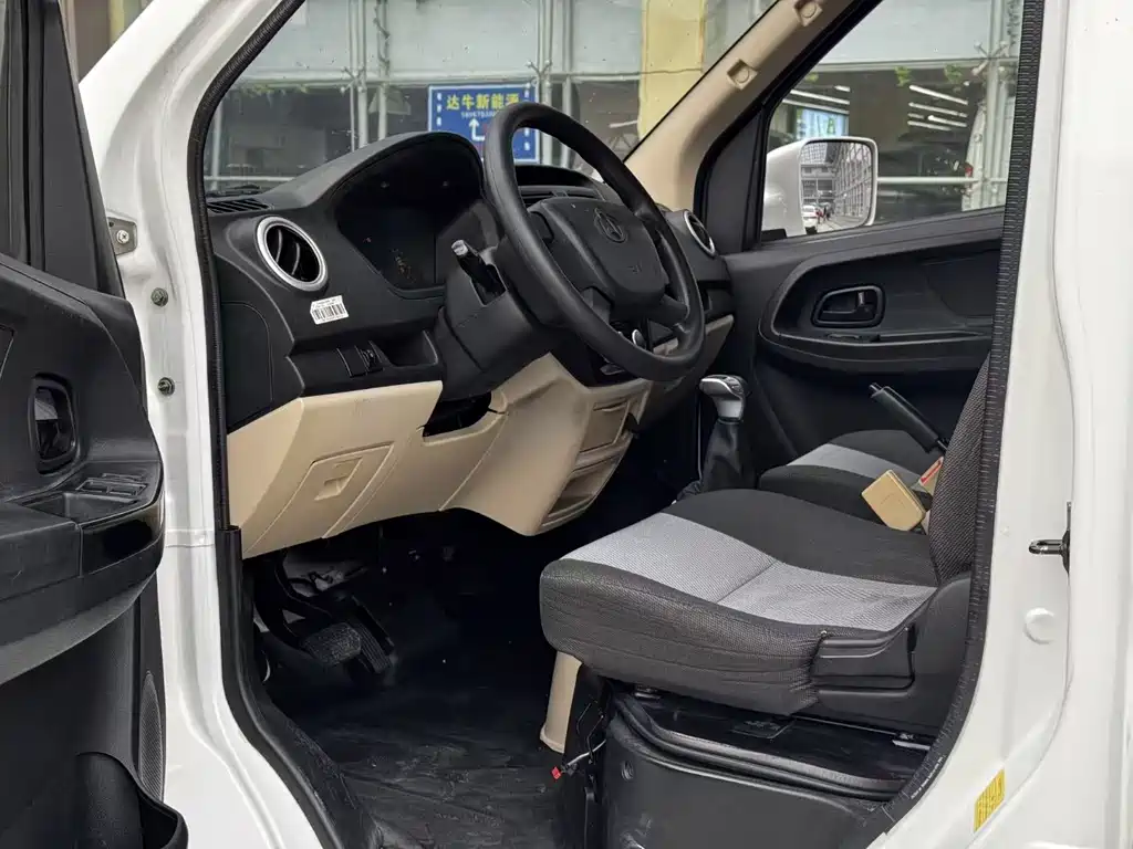 CHANGAN CHANGAN RUIXING EM80